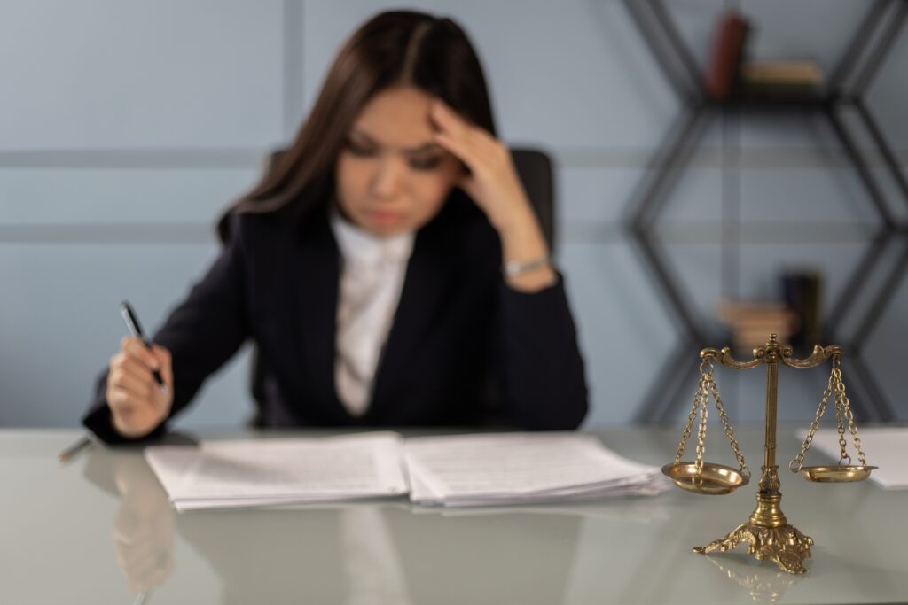 Three Reasons Why Lawyers Suffer From Burnout & How to Fight It
